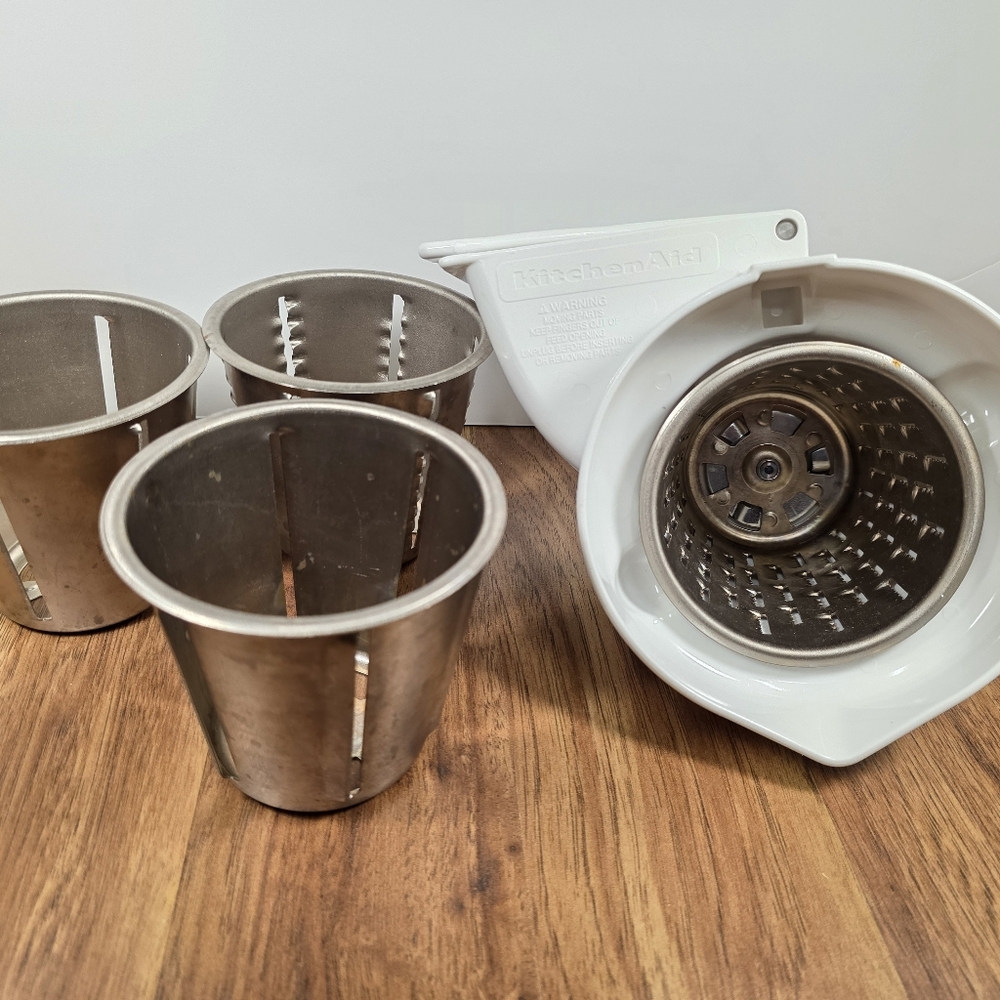 KitchenAid White and Silver Food Processor Attachment